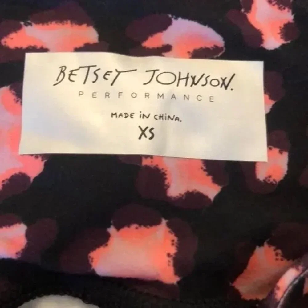 NWT BETSEY JOHNSON HIGH RISE MERLOT/PINK/BLACK PERFORMANCE 7/8 LENGTH LEGGING XS